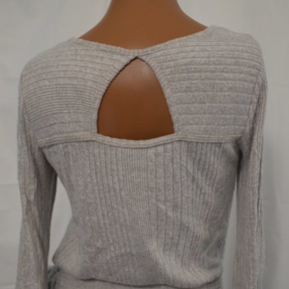 Gray sweater like top - Picture 3 of 4